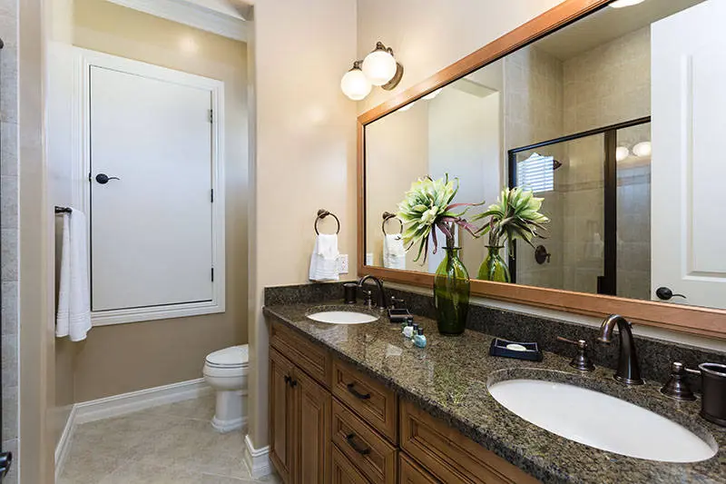 disney holiday home bathroom