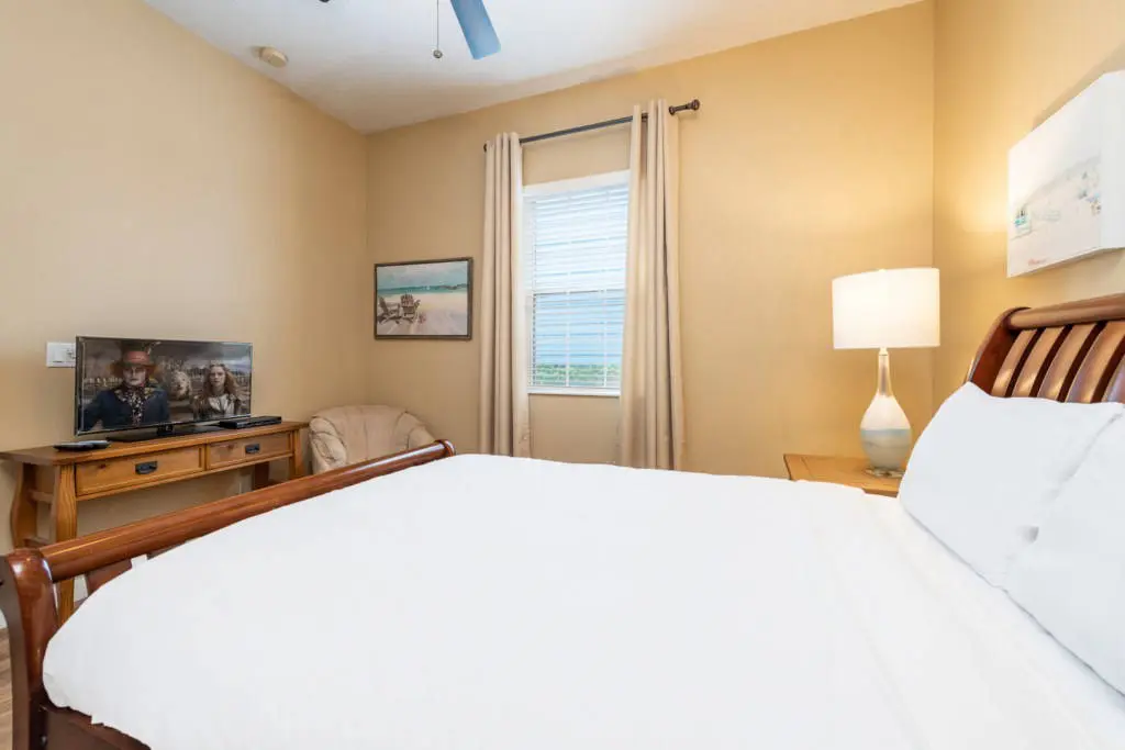 Downstairs bedroom 5 bed Reunion Resort