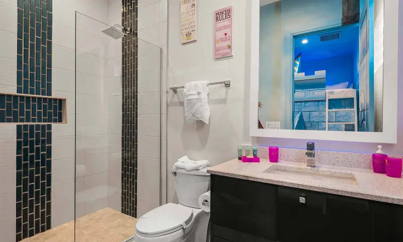 orlando luxury villa themed bathroom