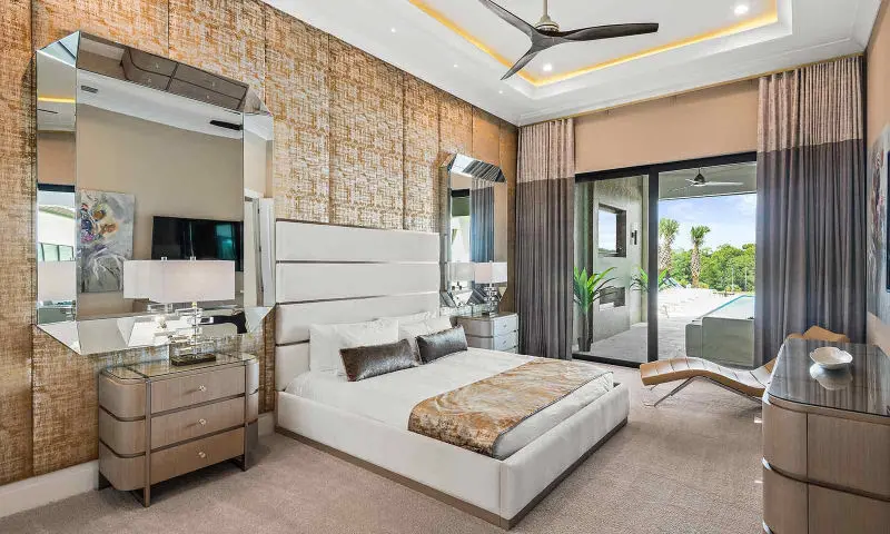 Reunion Resort self catering villa king bed