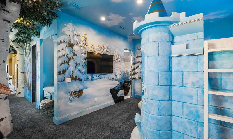 luxury disney villa Frozen theme reunion resort