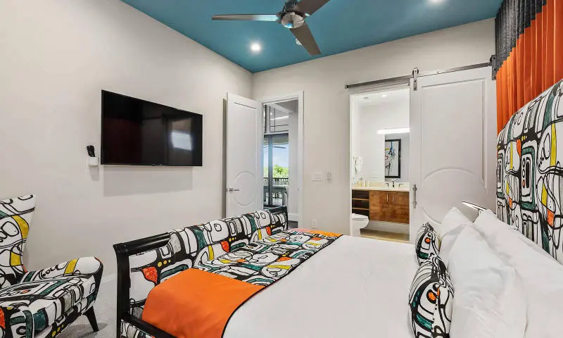 Reunion Resort 7 bed villa rentals pop art