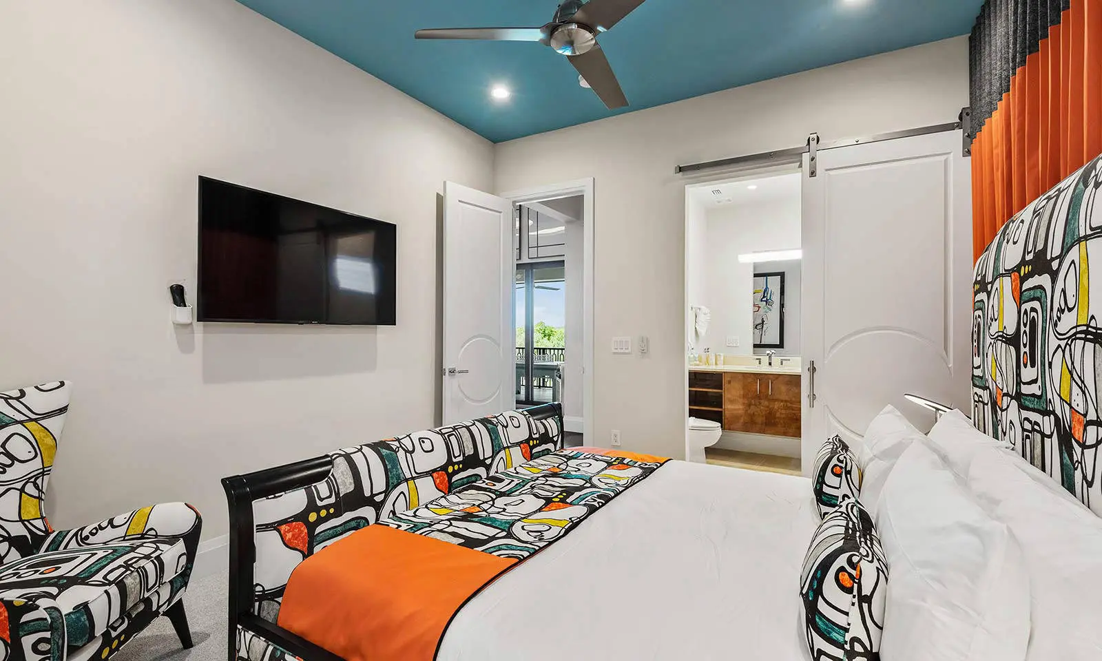 Reunion Resort 7 bed villa rentals pop art