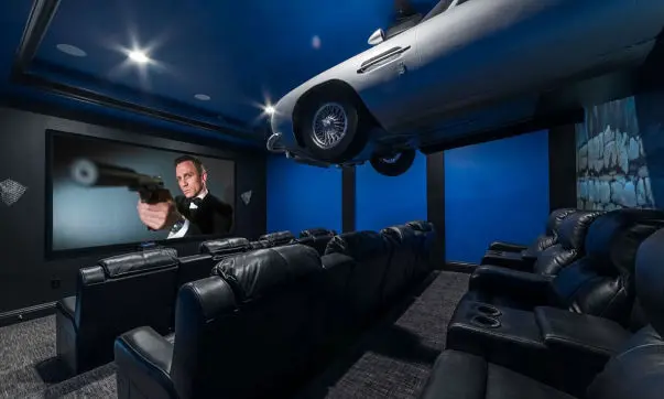 8 bed Reunion Resort villa James Bond hteme