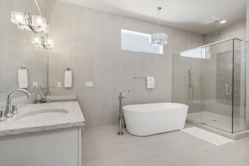 Reunion Resort self catering villa bath