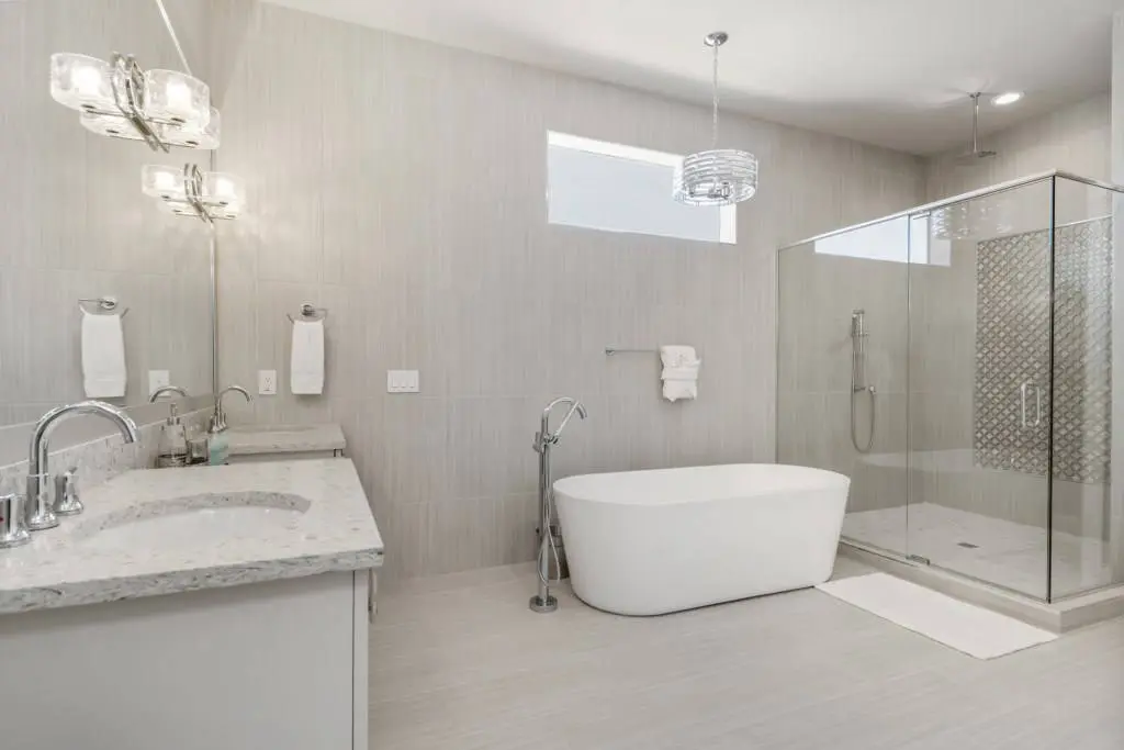 Reunion Resort self catering villa bath