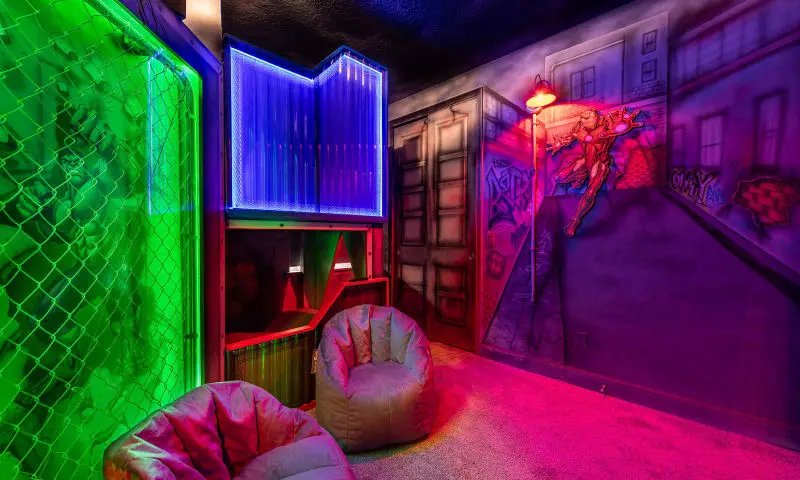 6 bed luxury Orlando marvel theme bedroom