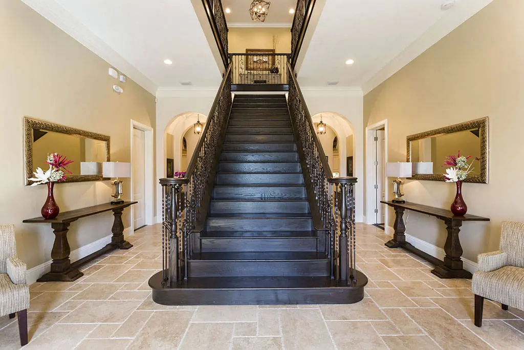 Reunion signature elite villa lobby