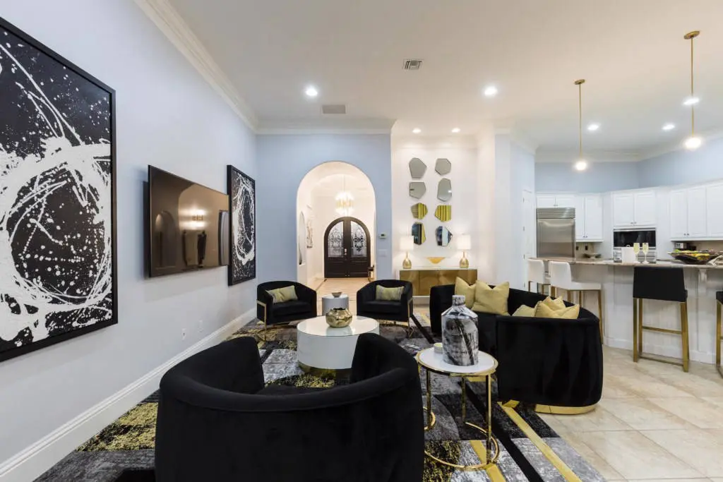 Reunion Resort Orlando king bedroom Reunion Resort Orlando 4 bedroom villa