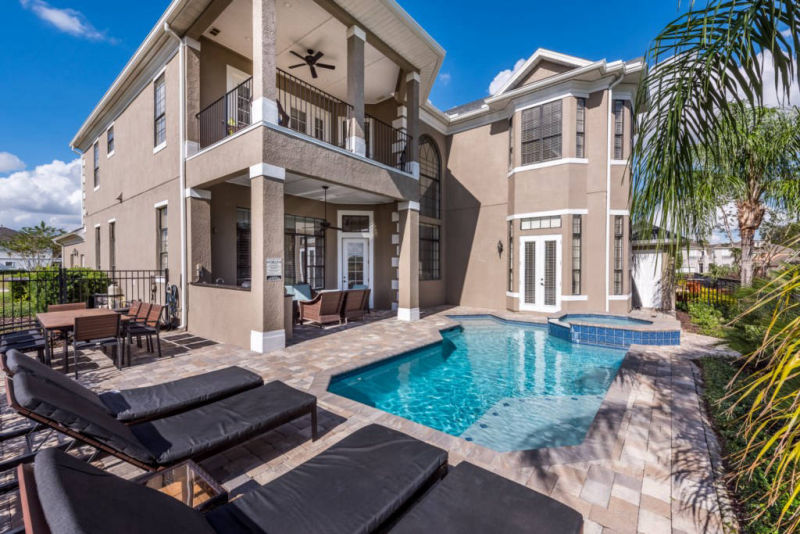 5 star Condo Rental Orlando Luxury Master bedroom 5 star Rental Orlando villa