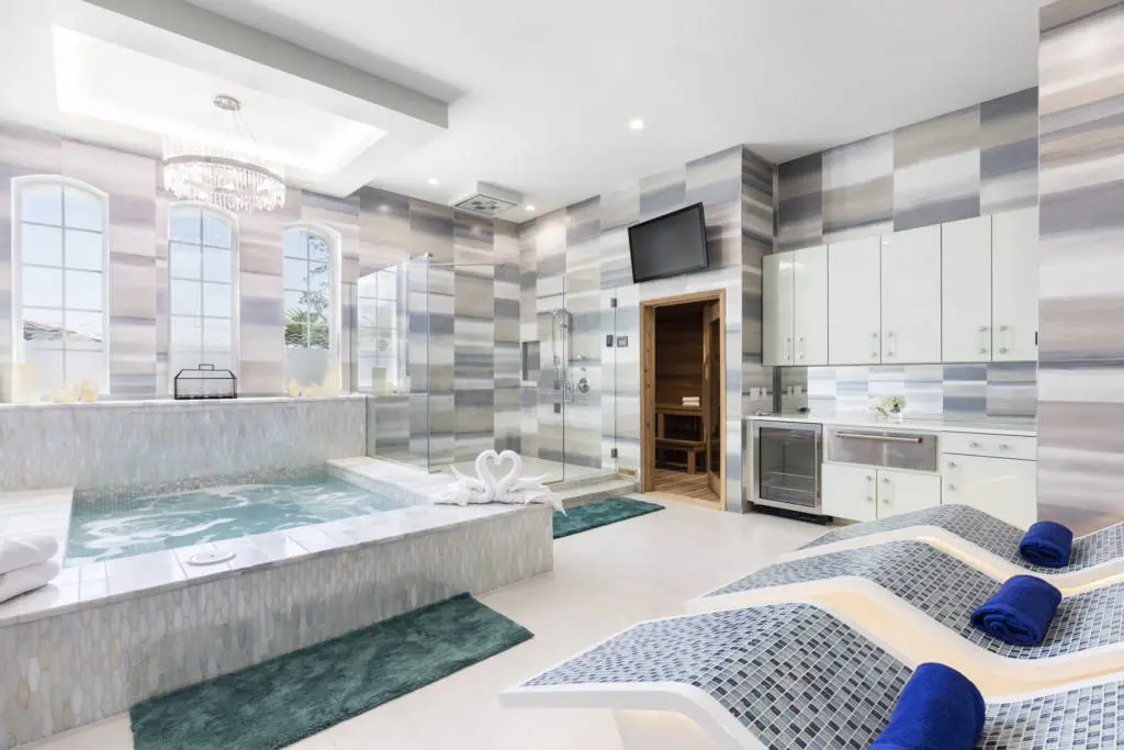 Bears Den Reunion Resort home spa