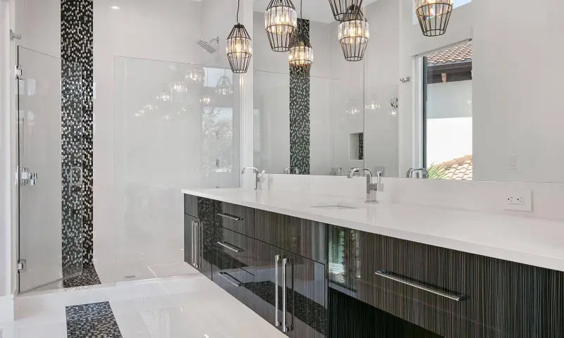 Reunion Resort self catering villa bathroom