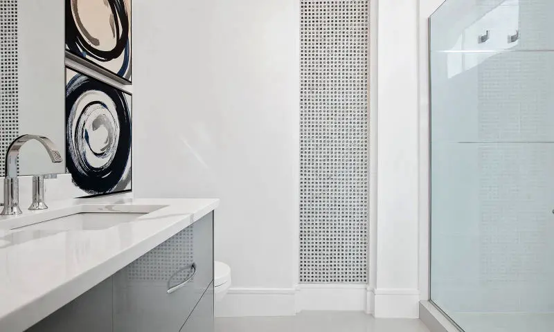 Reunion Resort villa quartz masterbath