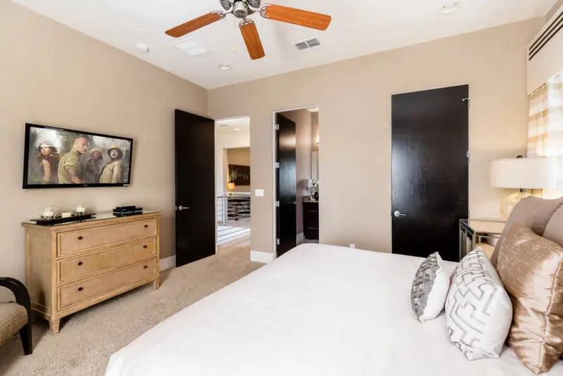 luxury disney villa bed reunion resort