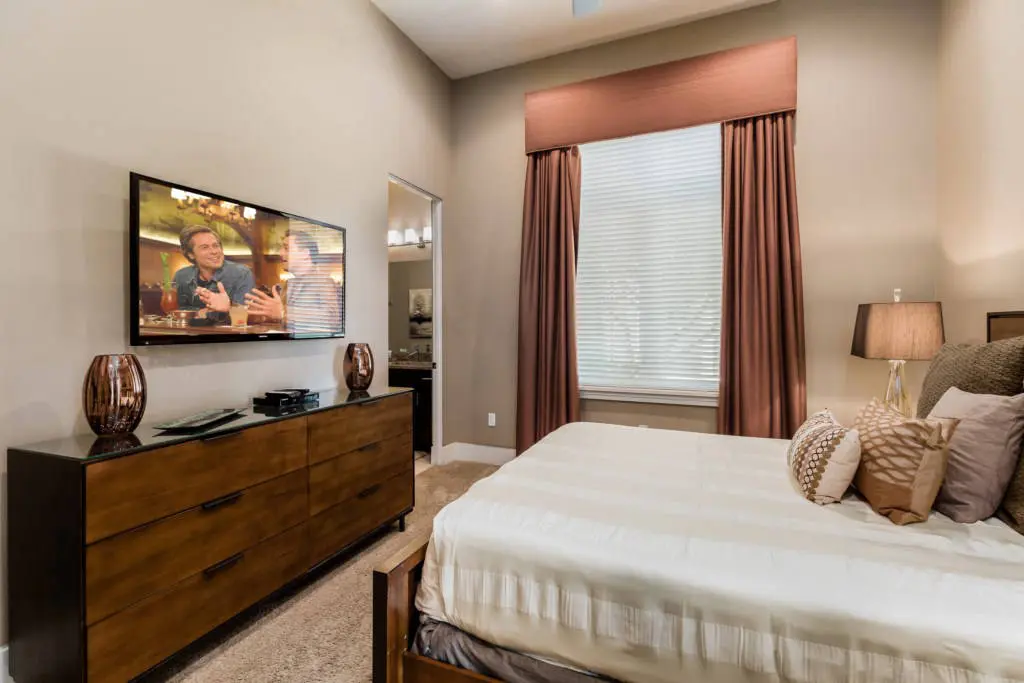 Queen bedroom Orlando