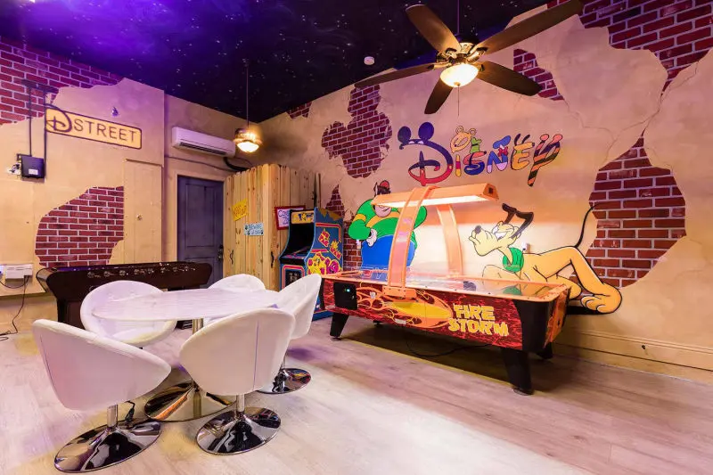 ensuite bathroom orlando rentals games room