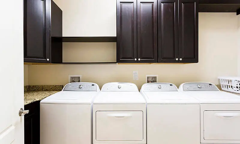 Reunion Resort 11 bed vacation villa laundry