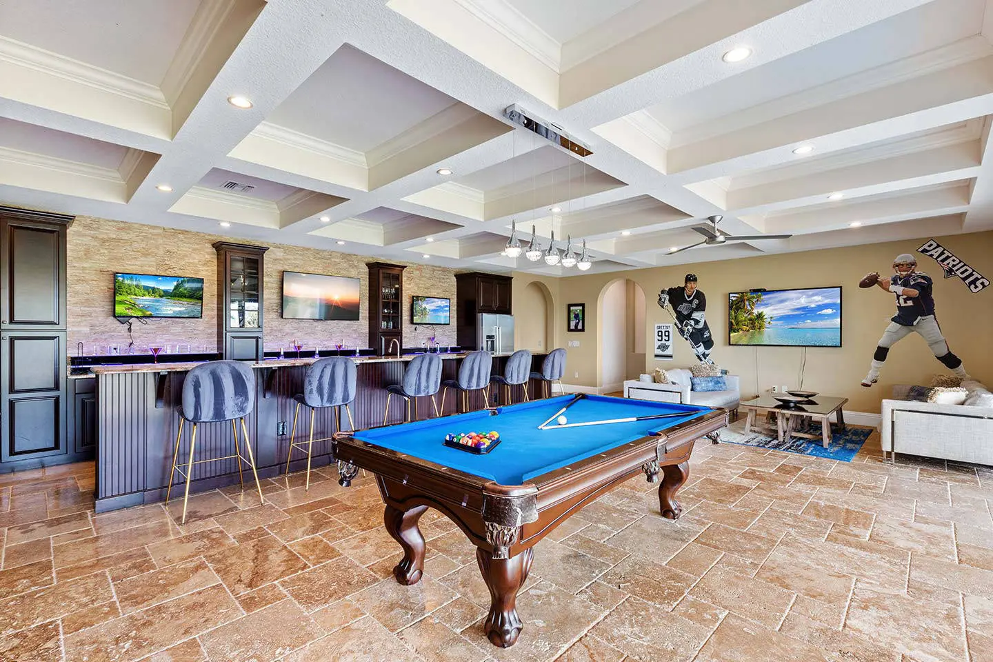 pool deck dining table reunion resort