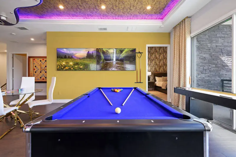 Bears Den Orlando villa pool table