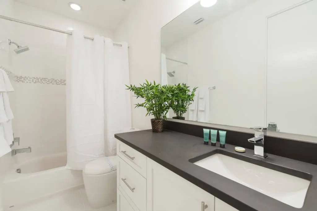 Reunion Resort self catering villa ensuite