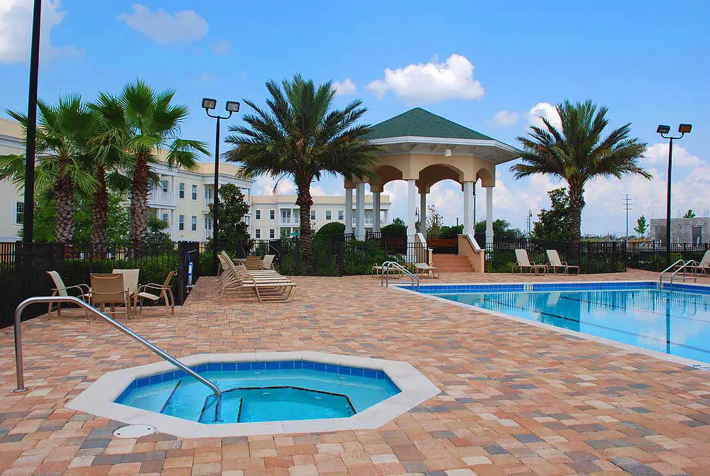 free hot tub reunion resort